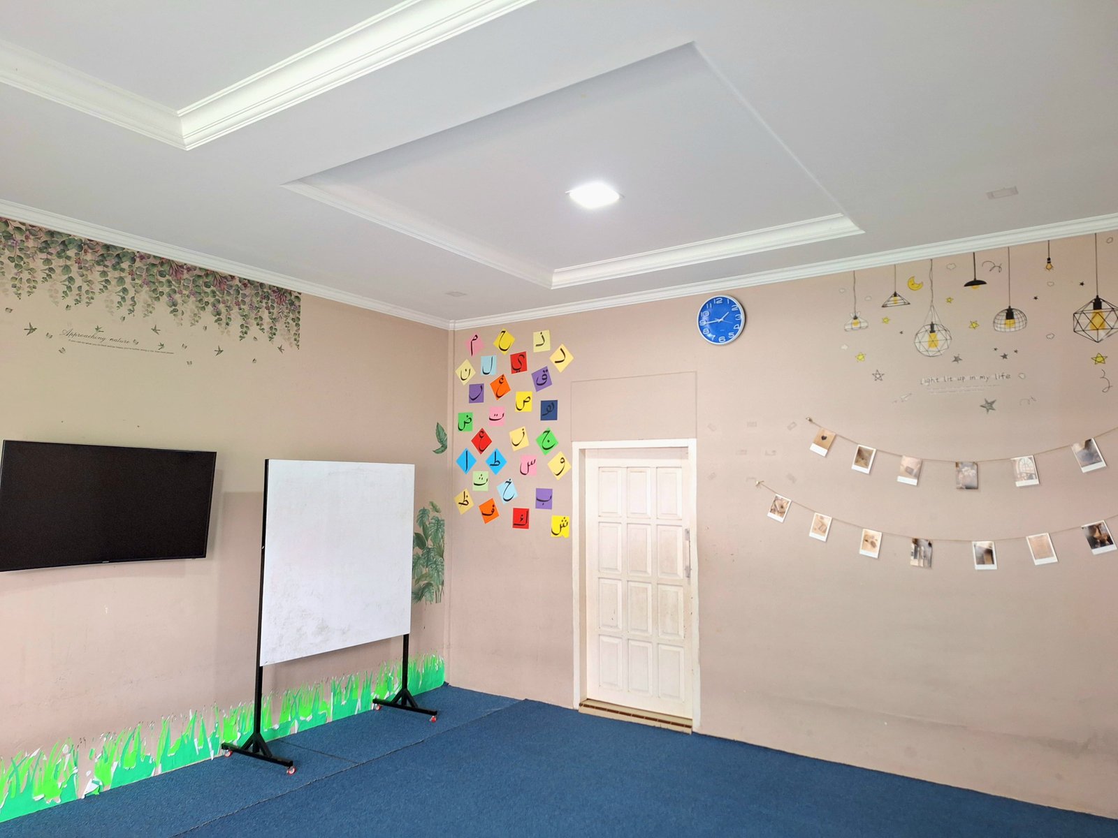 Ruangan kelas Wustho lantai bawah